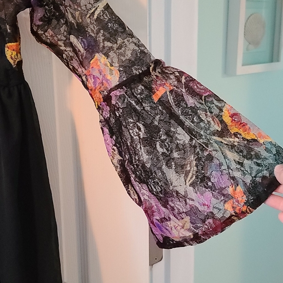 *The Pyramid collection dress - Picture 2 of 5